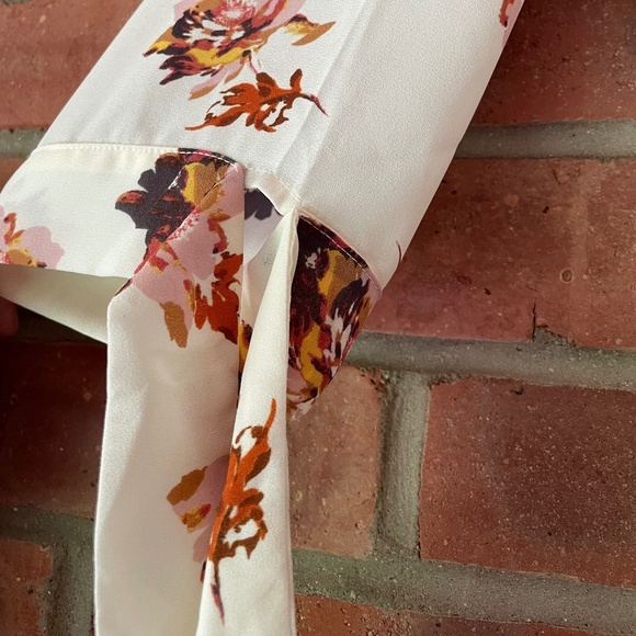 Maurices Cream Floral Blouse - Picture 4 of 14